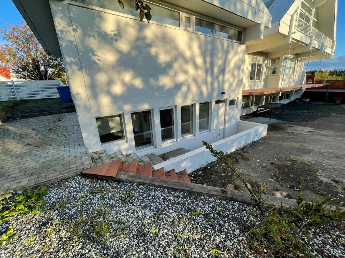 Big Villa Centrally Located In Reykjavík Exterior foto